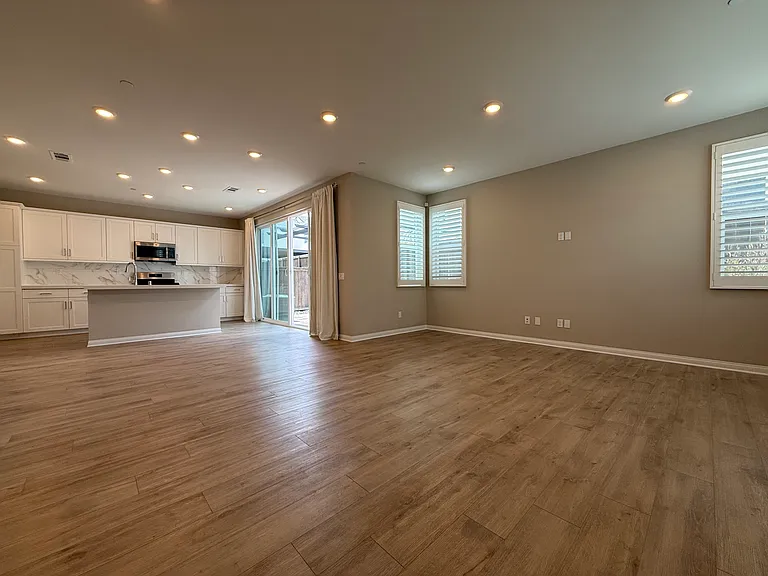 1681 Whitmore Loop — Photo 3