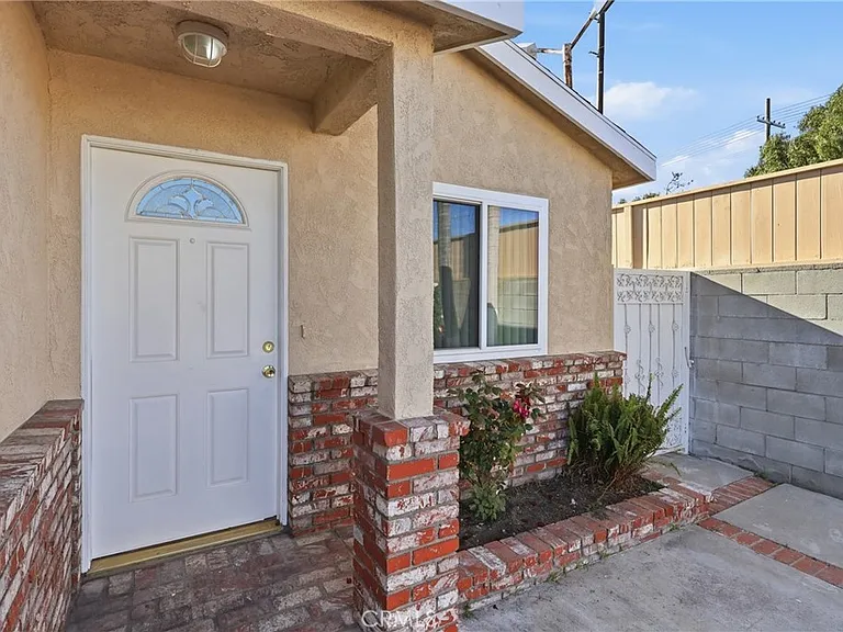 2211 Barbour Ct — Photo 8