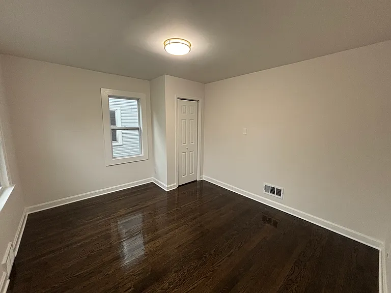 4800 Monroe St — Photo 4