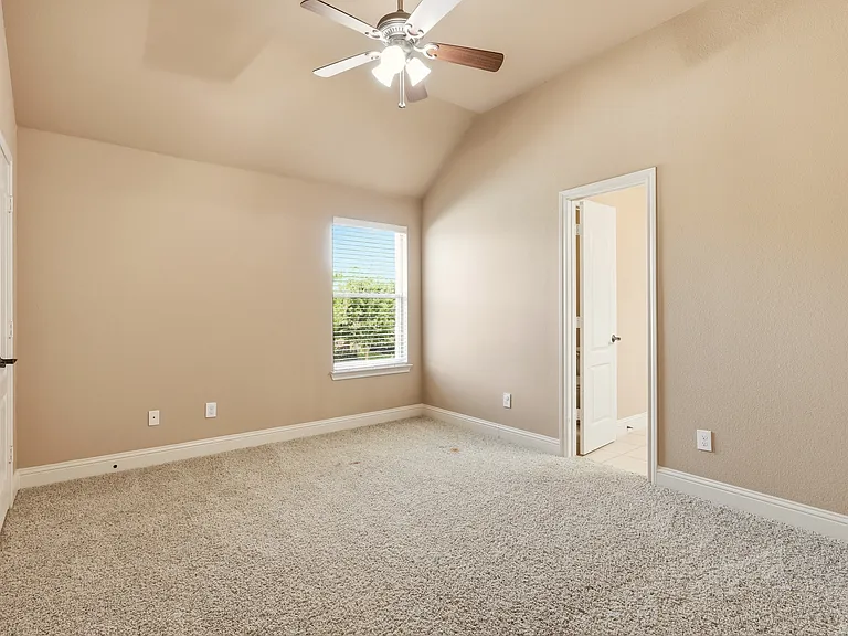 627 Seymour Dr — Photo 33