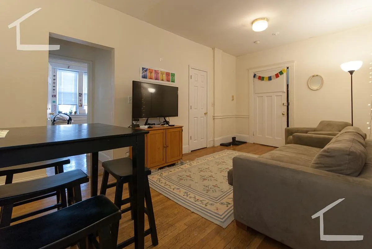 Building Photo - 60 Thatcher St #3C