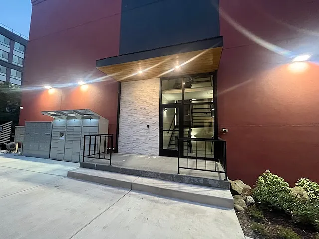 Maverick Apartments — Photo 7