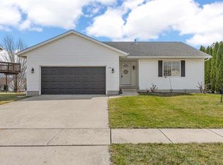 755 Alexis Ln, Marion, IA 52302