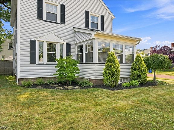 4th image of 14521 Rainbow Ave