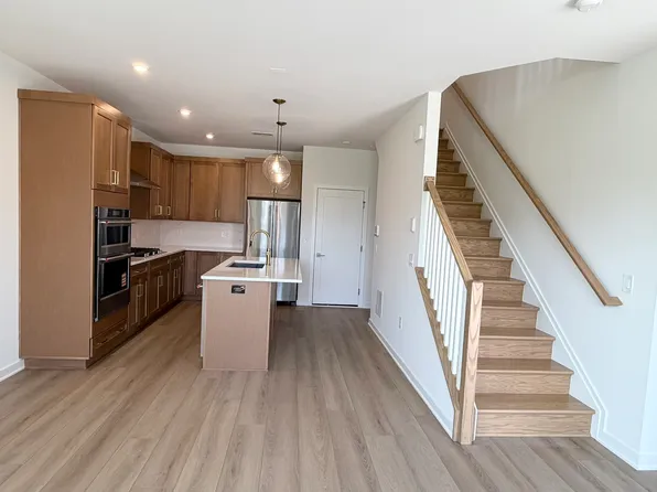 22133 Midmoore Dr, Ashburn, VA 20148