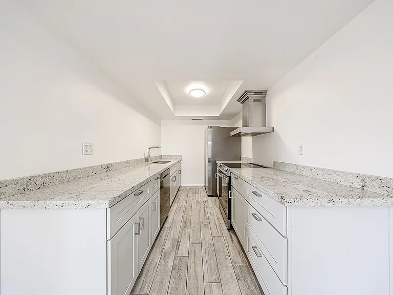 2501 N 22nd Dr — Photo 21