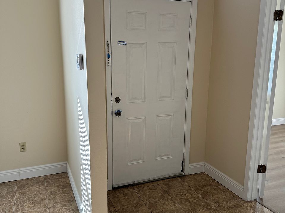 1st image of 122 Brigton Ct