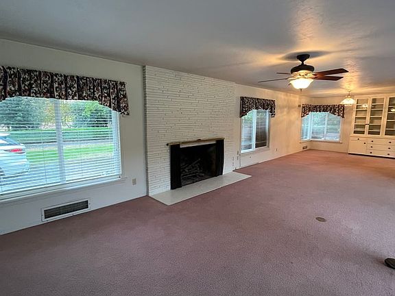 4th image of 1161 N Bear Creek Ct