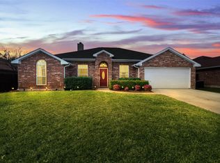 3725 Calvert Ln, Denton, TX 76208
