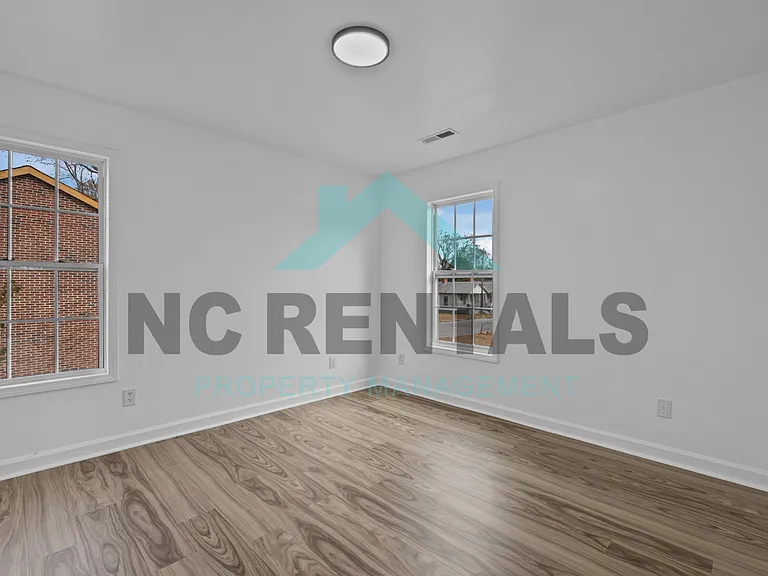 607 Roosevelt Ave — Photo 25