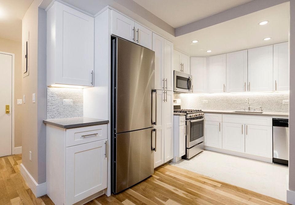 1st image of 784 Columbus Ave APT 17N