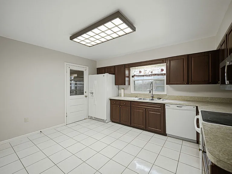 1322 SE 38th Ave — Photo 6