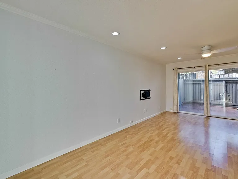 21099 Red Fir Ct — Photo 21