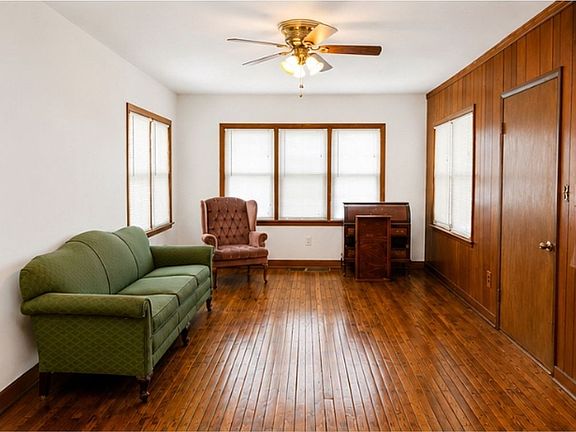 2nd image of 5721 N Kostner Ave