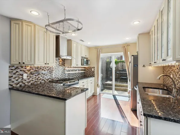 826 N 23rd St, Philadelphia, PA 19130