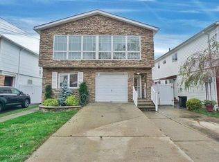 82 Tysens Ln #2F, Staten Island, NY 10306