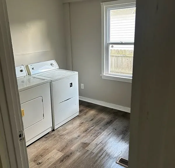 210 S 6th St — Photo 14