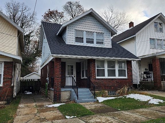 3rd image of 2417 Cranberry St