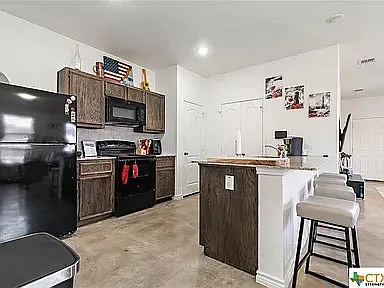 3 bed, 1296 sqft, $1,350 — Photo 4