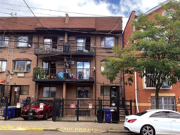 3457 106th St, Corona, NY 11368