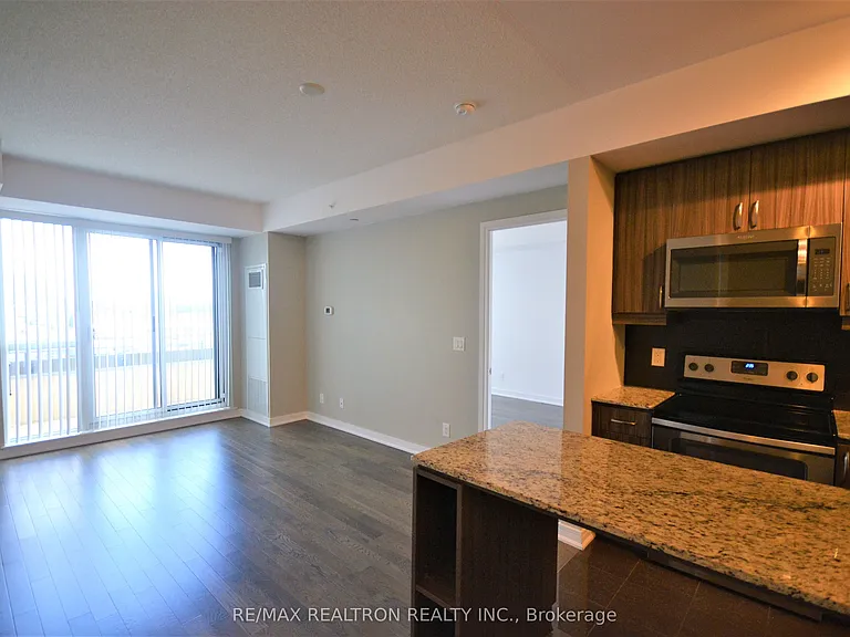 9201 Yonge St #703 — Photo 8