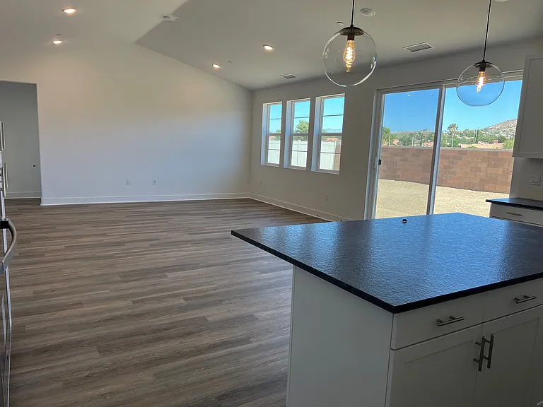 1840 Vincent Dr — Photo 10