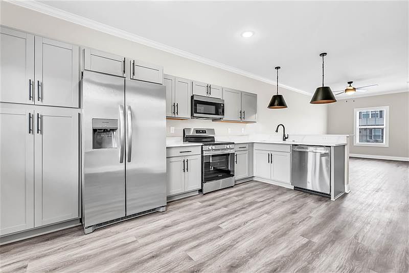 2nd image of 446 Needmore Rd #104