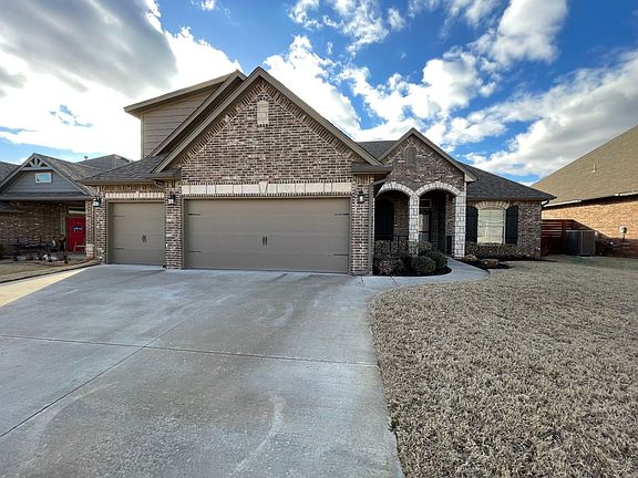 2nd image of 401 Slater Dr