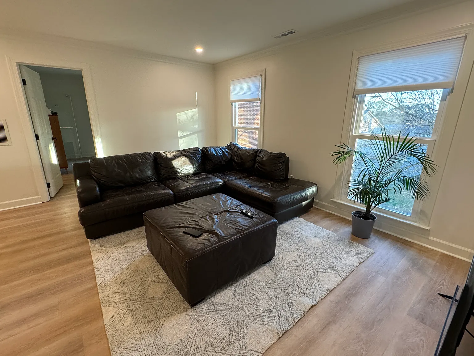 2 bed, 917 sqft, $1,790 — Photo 3