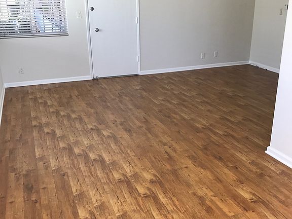 4th image of 12030 Goshen Ave Uppr #