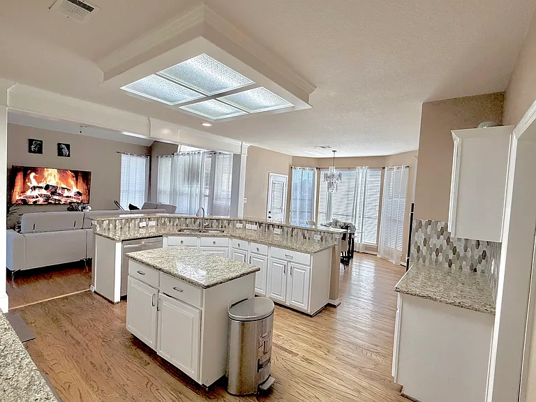 8902 Watersway Dr — Photo 10
