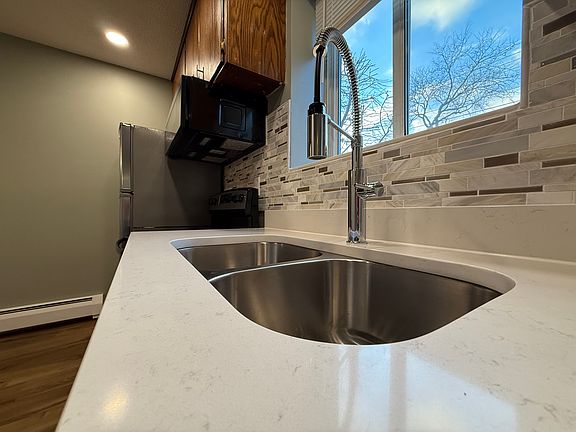3rd image of 730 Fairview Ave N #1