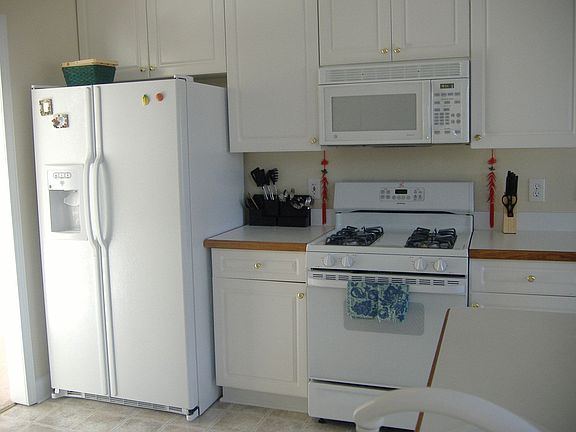 2nd image of 1712 Clayhill Ct SW