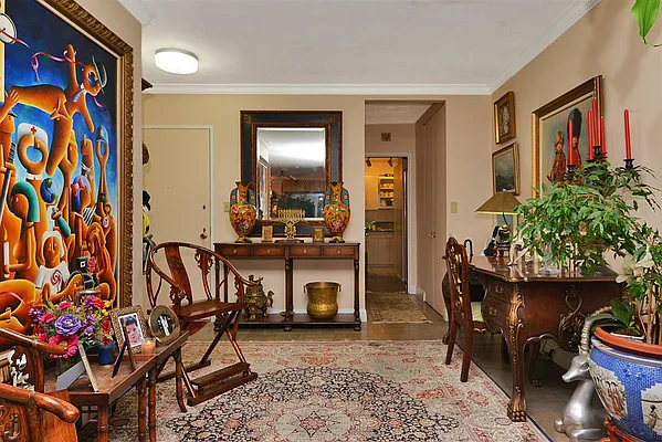 Sold by RE MAX Team | media 21