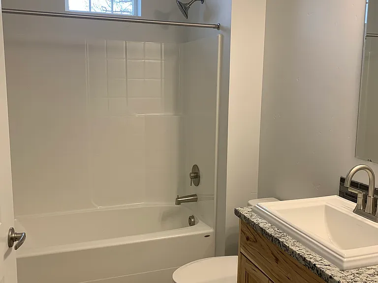 645 W Pine Ave — Photo 7