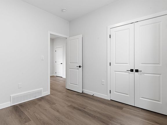 5th image of 56 Meadowgrove Ln