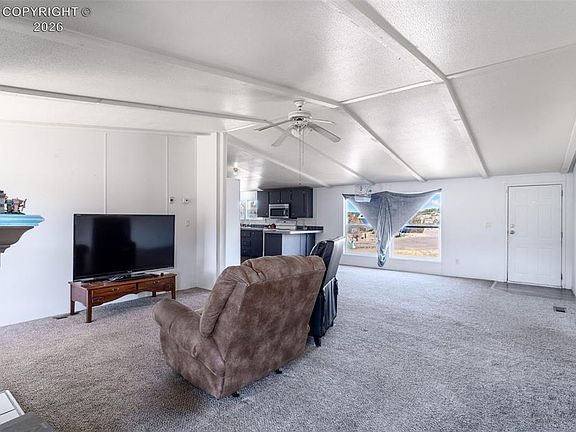 4th image of 933 Coyote Cir