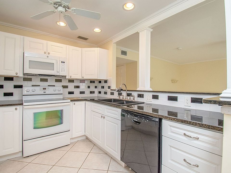 1st image of 61 Woodland Dr APT 102