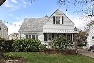 1st image of 27 Dail St