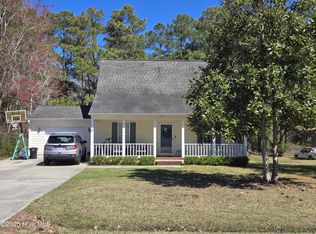 130 Riverside Dr, Beaufort, NC 28516