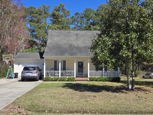 130 Riverside Drive, Beaufort, NC 28516