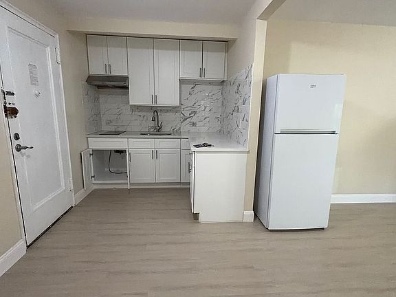 4th image of 14735 38th Ave #C23