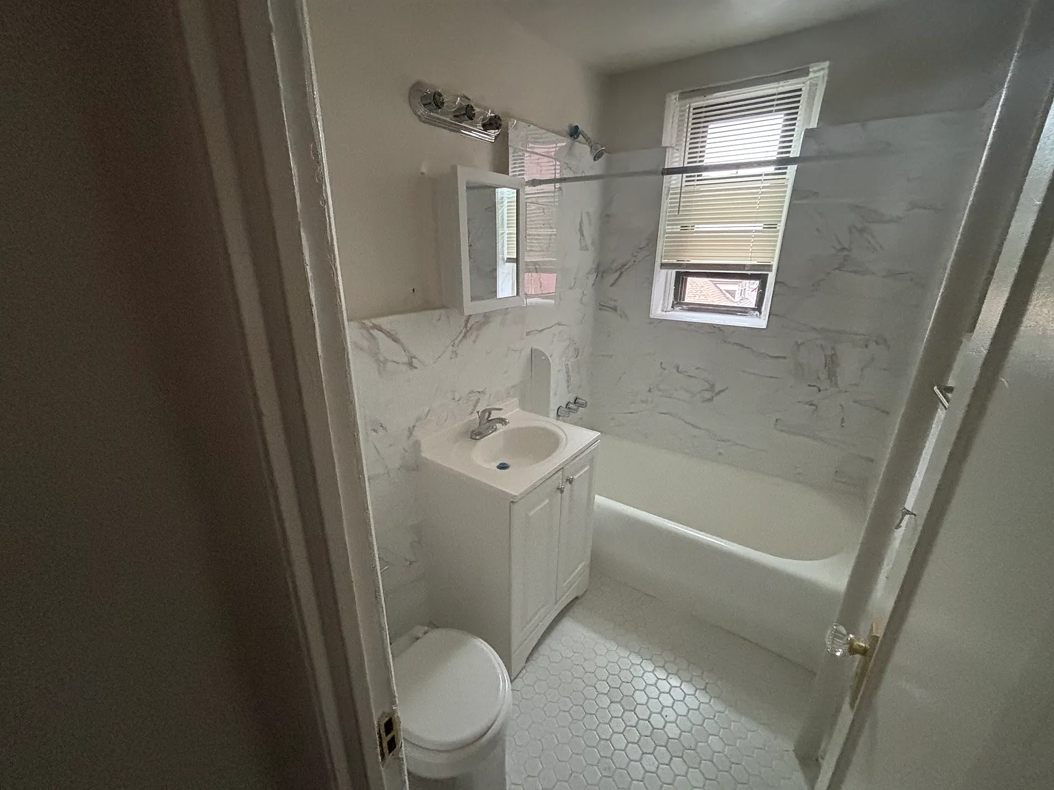 1 bed, 850 sqft, $2,280 — Photo 4