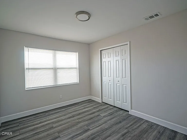 410 S Star Ave — Photo 22