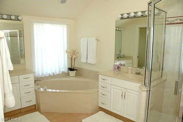 590 E Lake Dr — Photo 11
