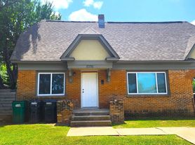 2330 NW 19