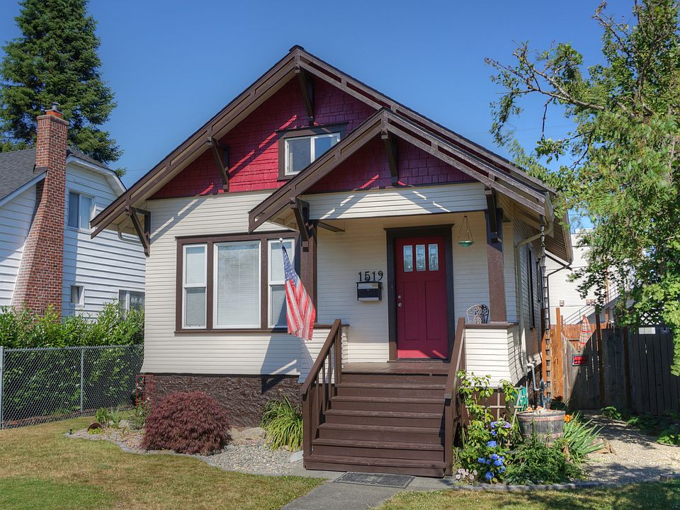 www.LamoureuxRealEstate.com