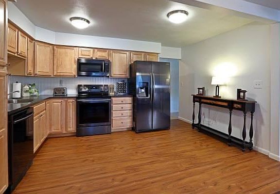 2nd image of 47 Meadowbrook Dr #30cf3e1f1