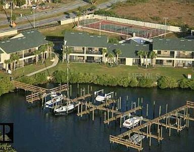 626 Yardarm Dr, Apollo Beach, FL, 33572