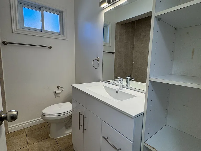 130 Budea Cres #MAIN FL — Photo 12